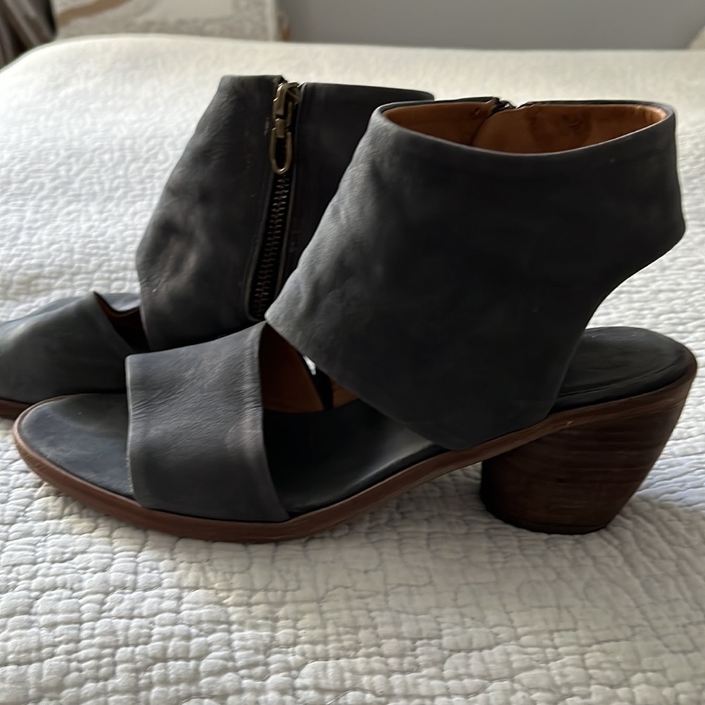 P Monjo nubuck sandals grey size 40 or 9.5